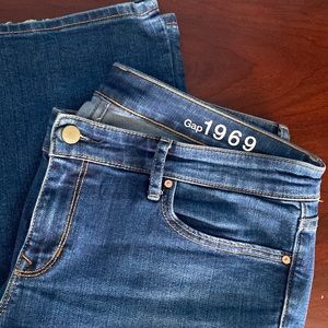 Gap 1969 ladies 32r sexy boot jeans